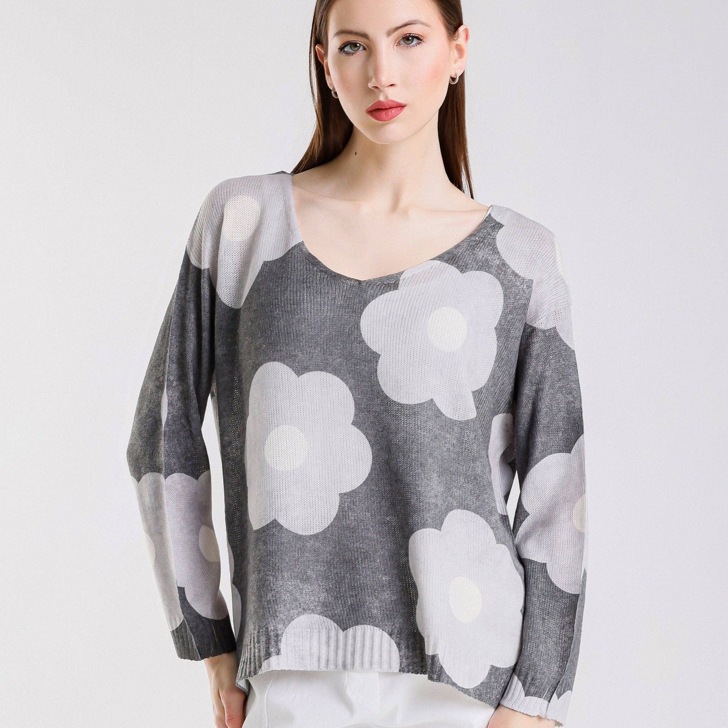 TINA STEHPHENS ITALY Hannah Daisy Light Sweater Dark Grey