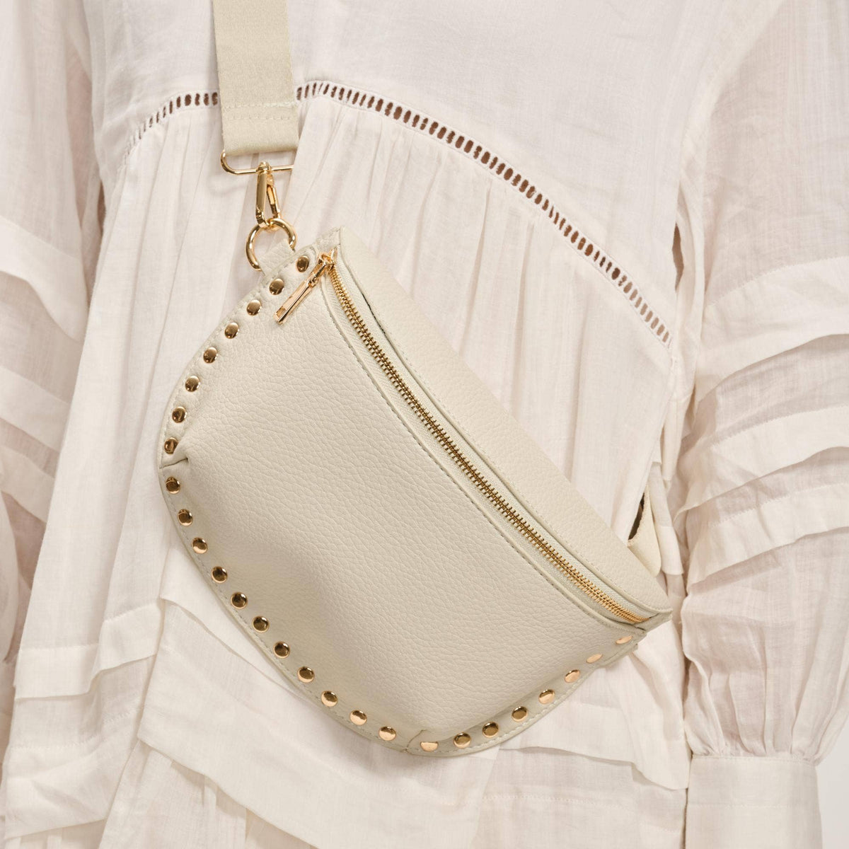 [Moda Luxe - Gizelle Belt Bag: Black], [Handbags], [Moda Luxe], [Plum Bottom].