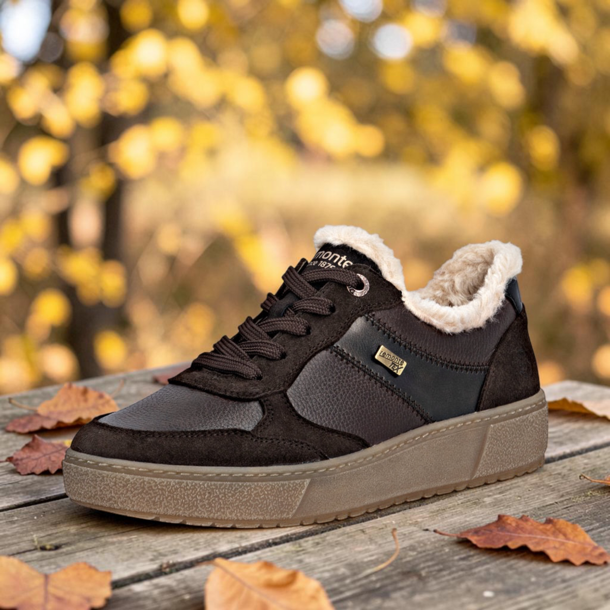 Plum Bottom REMONTE D2T02-25 dark brown leather sneaker with faux fur lining and lace-up closure