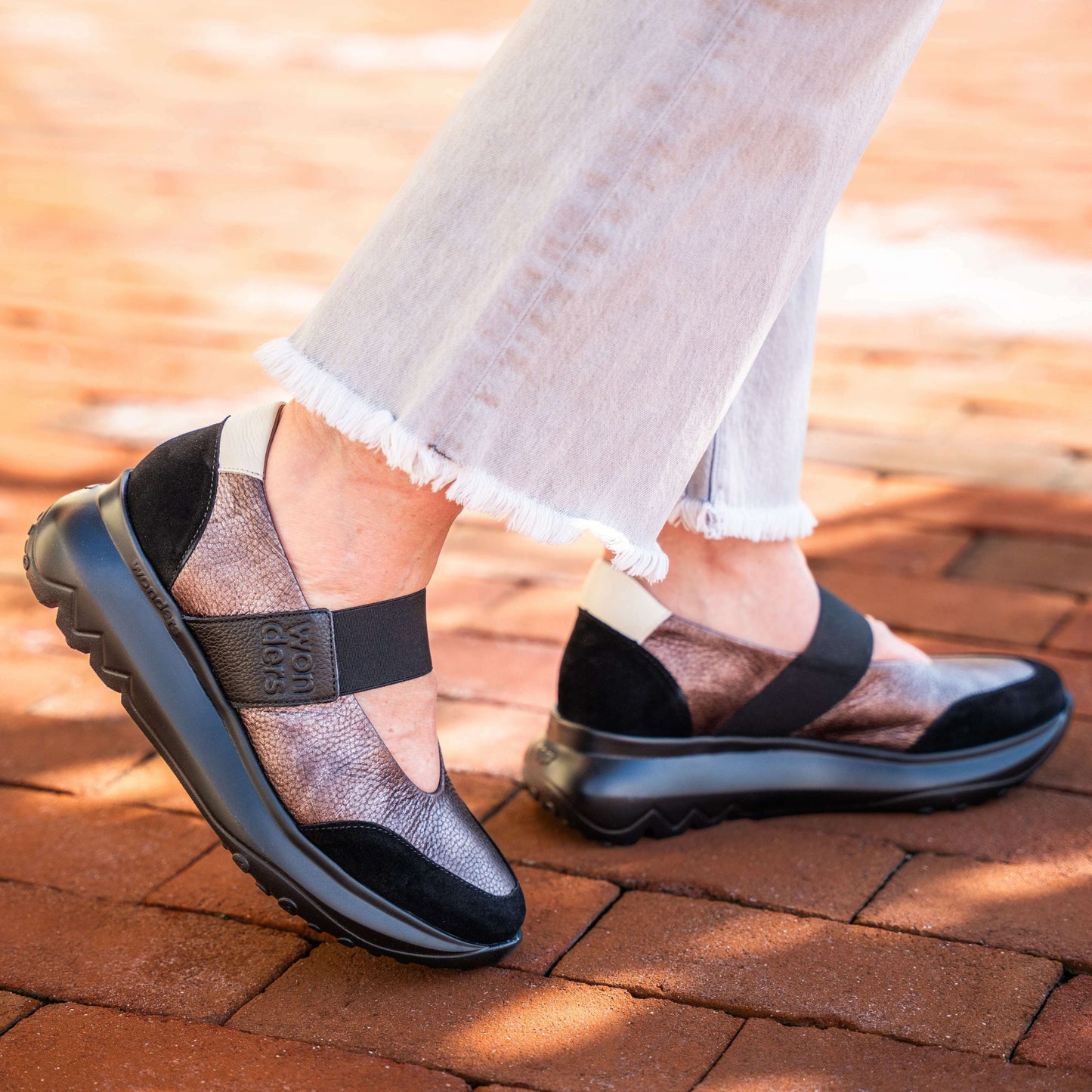 wonders-a-4011flatswondersplum-bottom-34517675