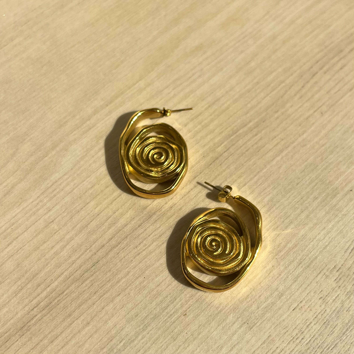 SAHIRA Izzy Swirl Earring, ACCESSORIES, Sahira Jewelry, Plum Bottom