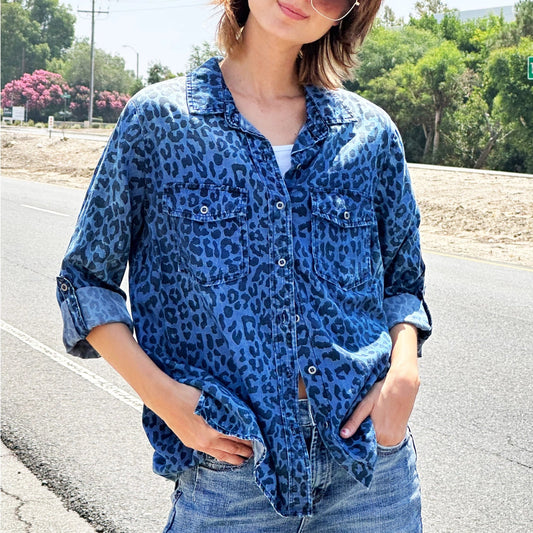 Billy T- CLASSIC SHIRT - Blue Leopard