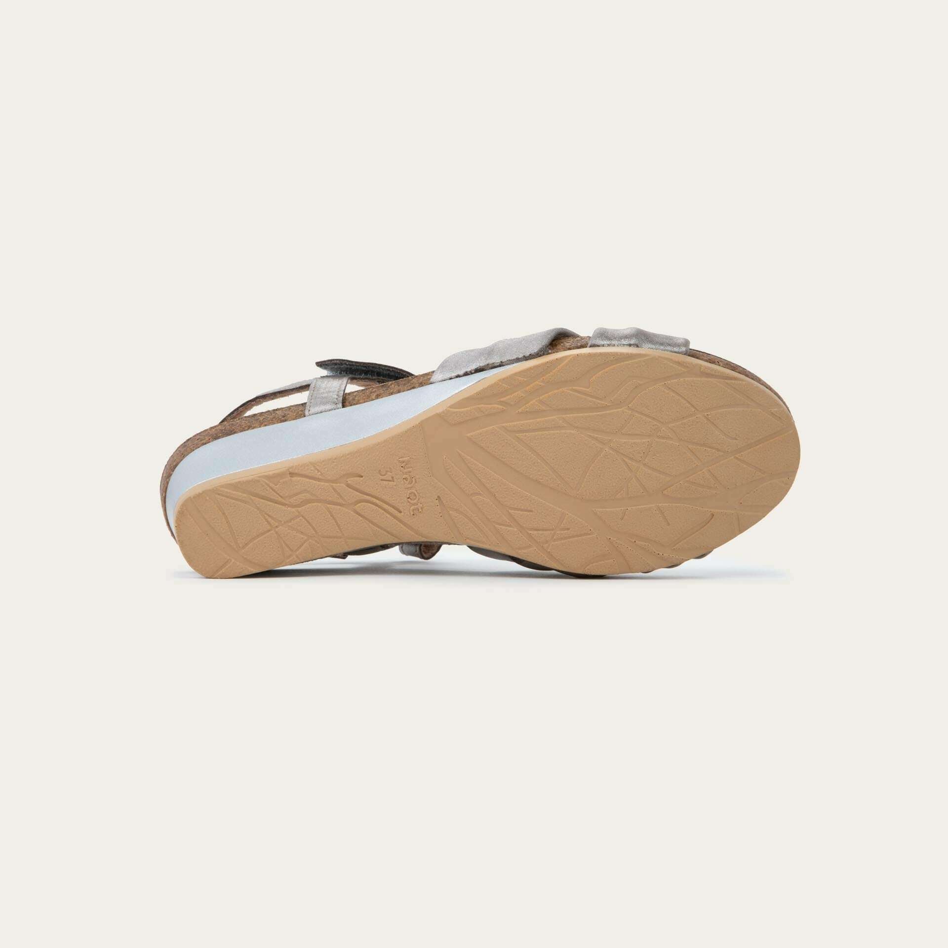 NAOT 104126 Madame Sandal | Plum Bottom