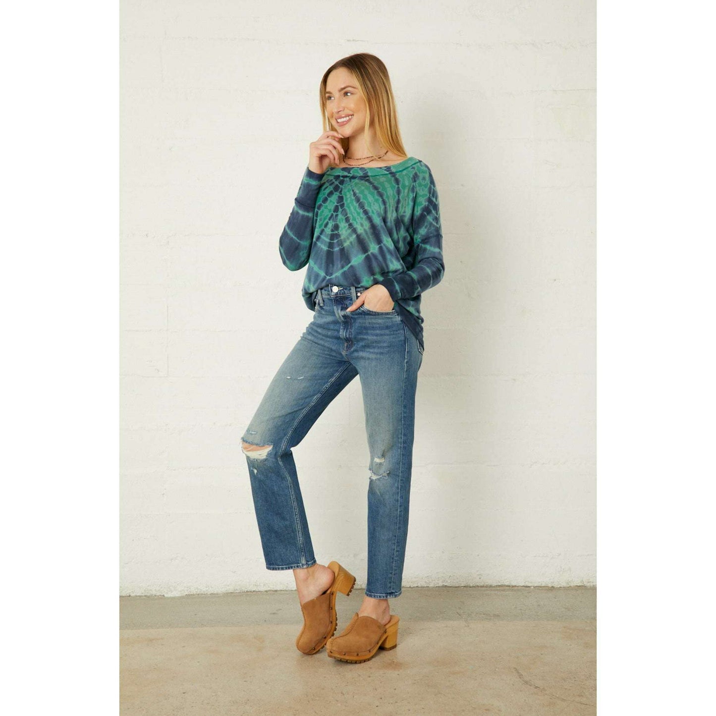 river-sky---london-sweatshirt---auraclothingriver-skyplum-bottom-34071982