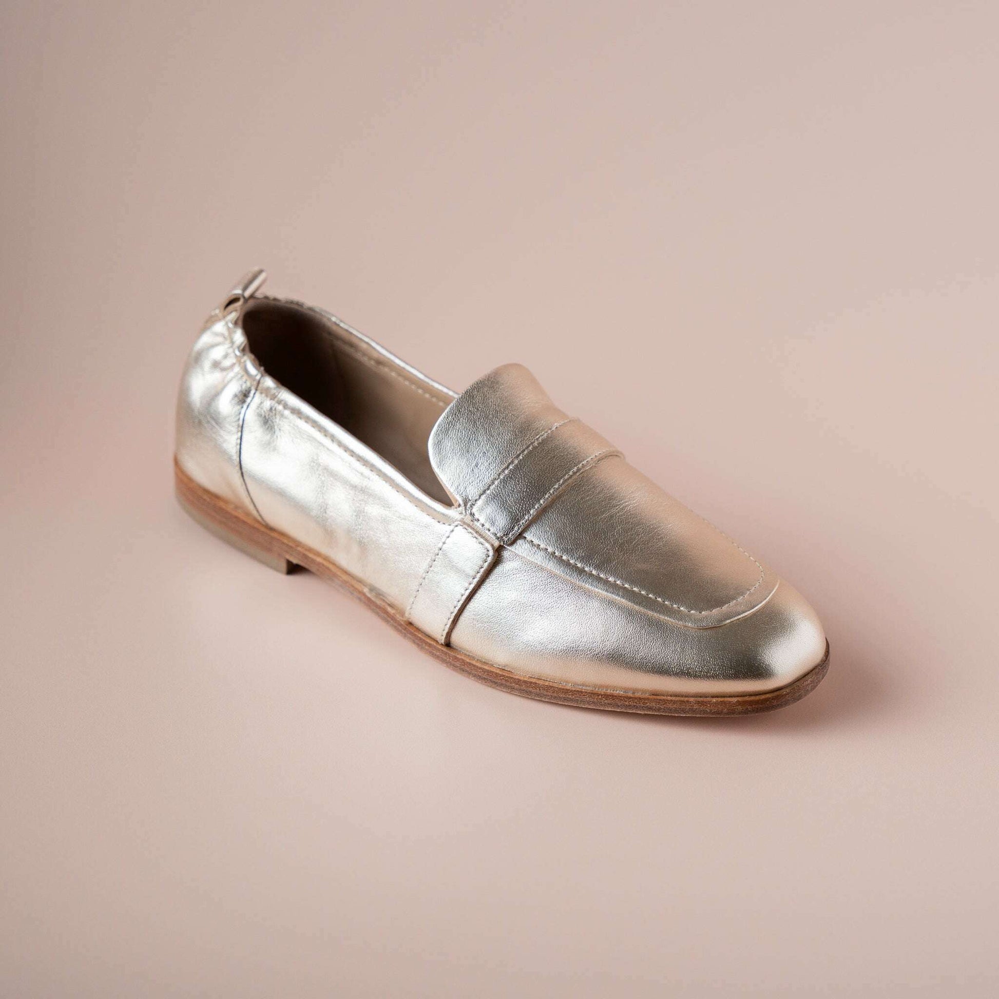 Andre Assous - Cedar - White Gold & Black Crackle, Loafers, Andre Assous, Plum Bottom