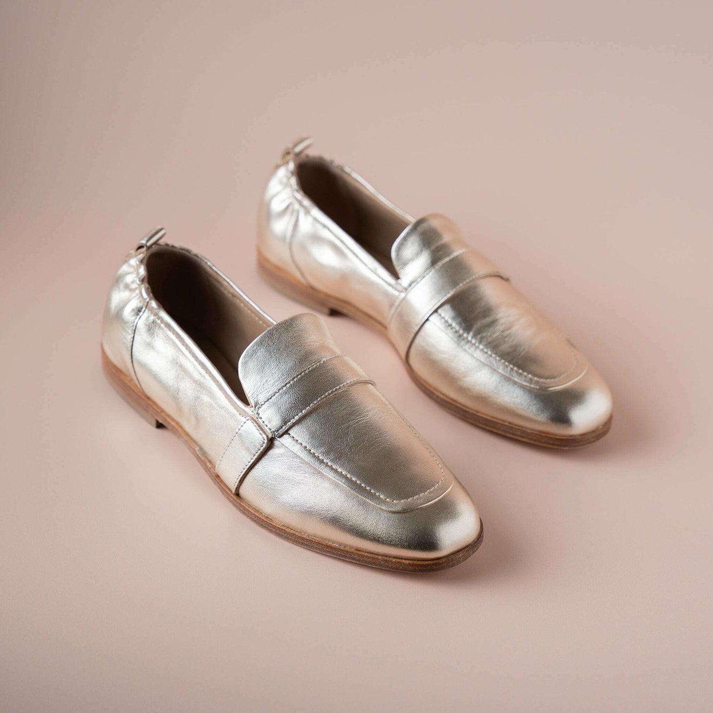 Andre Assous - Cedar - White Gold & Black Crackle, Loafers, Andre Assous, Plum Bottom