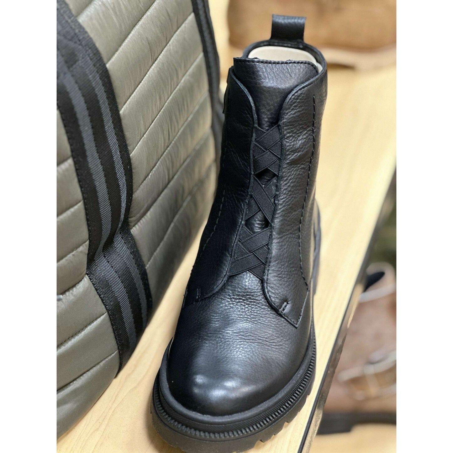 ARA - 23183-01 DAISY - Black Leather, Clearance, Ara, Plum Bottom