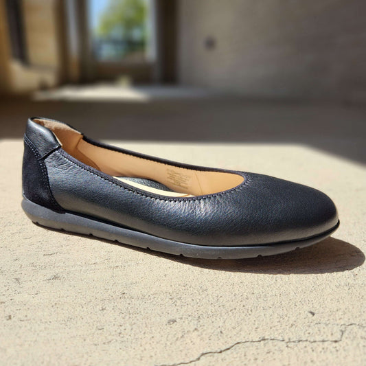 ARA - SARAH, Flats, Ara, Plum Bottom