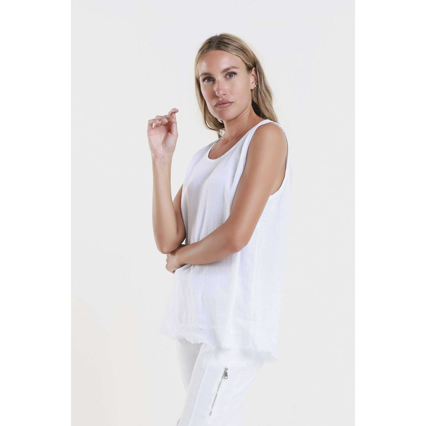 tina-stephens-italytees-by-tina---lotti-ruffle-edge-tank-bt130-250-beige-one-sizeclothingtina-stephens-italytees-by-tinaplum-bottom-35915090