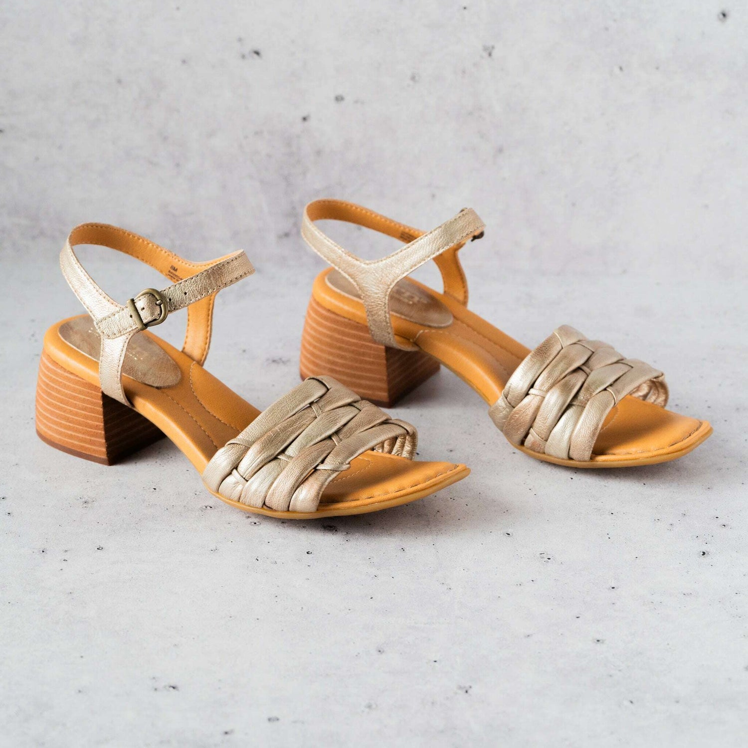BØRN  - SHONIE in Light Gold, Sandals, BORN, Plum Bottom
