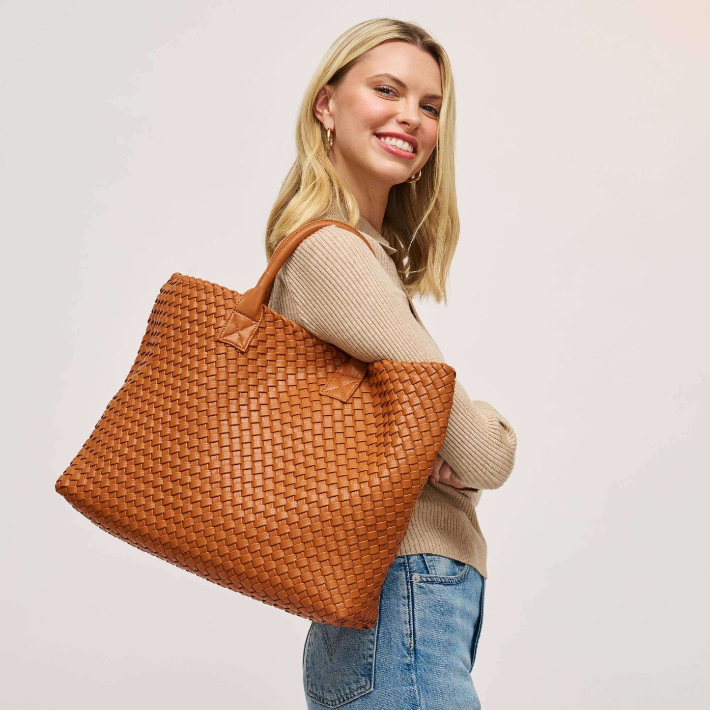 urban-expressions-ithaca-woven-vegan-leather-tote-tanhandbagsurban-expressionsplum-bottom-35644843