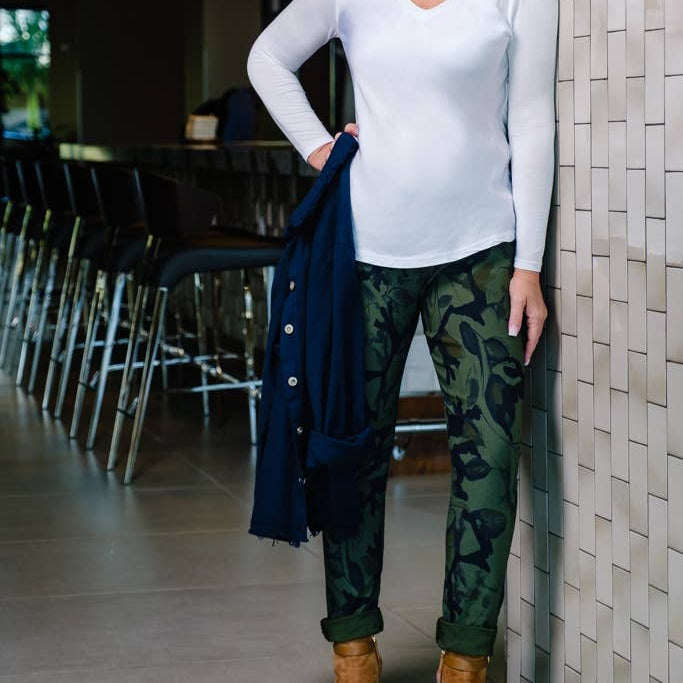 [TINA Stephens Italy/Tees By Tina - Mya Abstract Leaf Pant (PL175L): 303 Army], [Pants], [TINA Stephens Italy/Tees By Tina], [Plum Bottom].