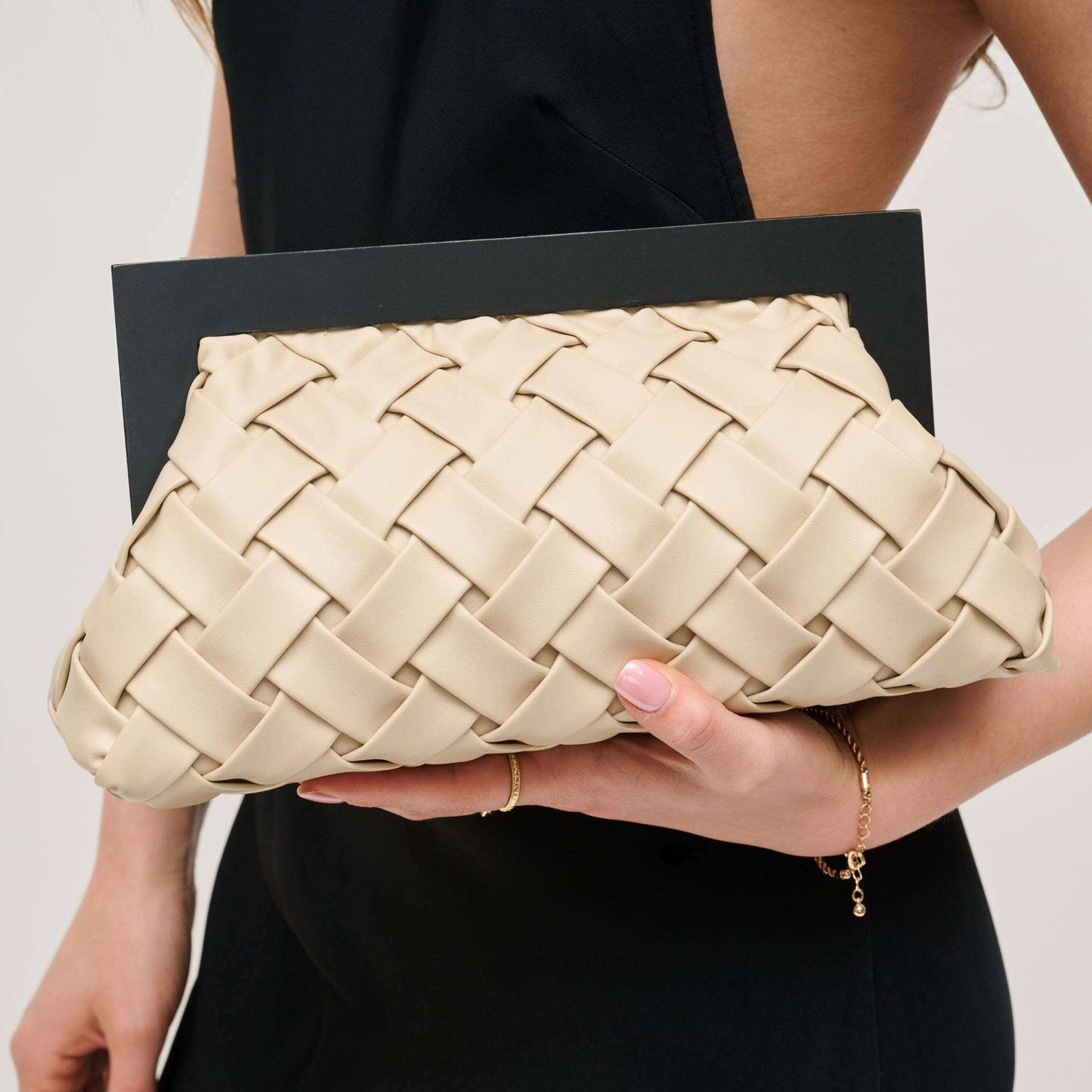 urban-expressions-jamie-woven-wooden-frame-clutch-ivoryhandbagsurban-expressionsplum-bottom-35644857