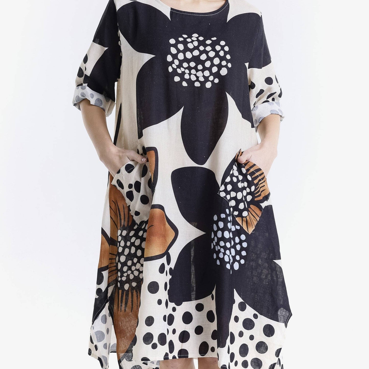 [TINA Stephens Italy/Tees By Tina - April Large Flower Pocket Dress (DSS165L): 095 Black/Brown / One Size], [Dresses], [TINA Stephens Italy/Tees By Tina], [Plum Bottom].