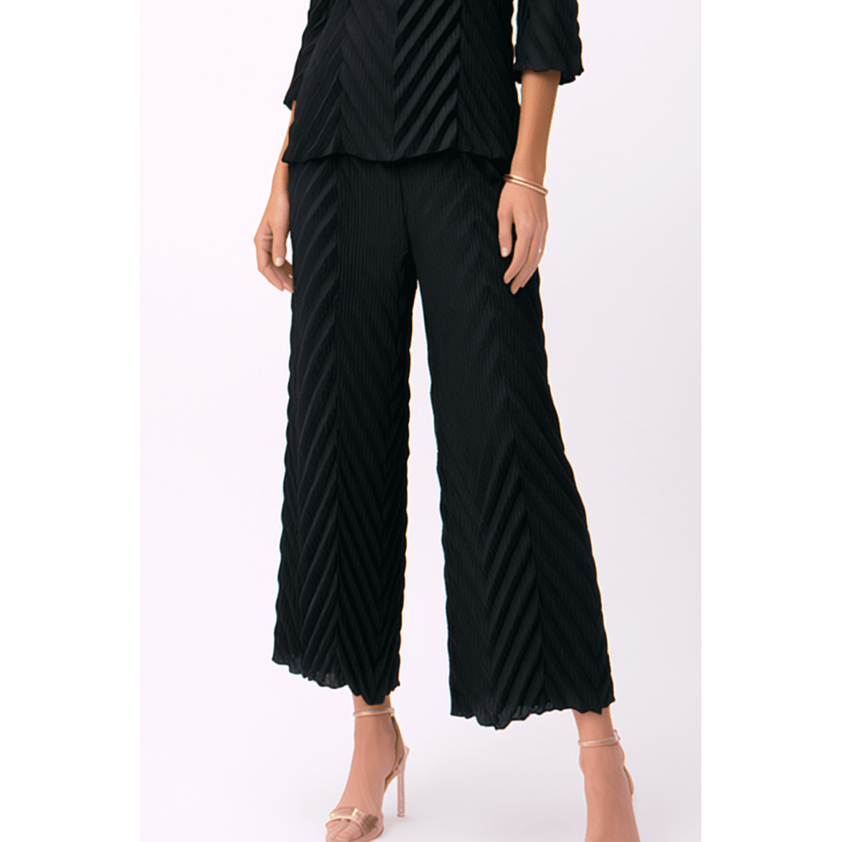 [Ellyndale - Pleating Pants with Pockets- Chevron Flow- Black], [Pants], [Ellyndale], [Plum Bottom].