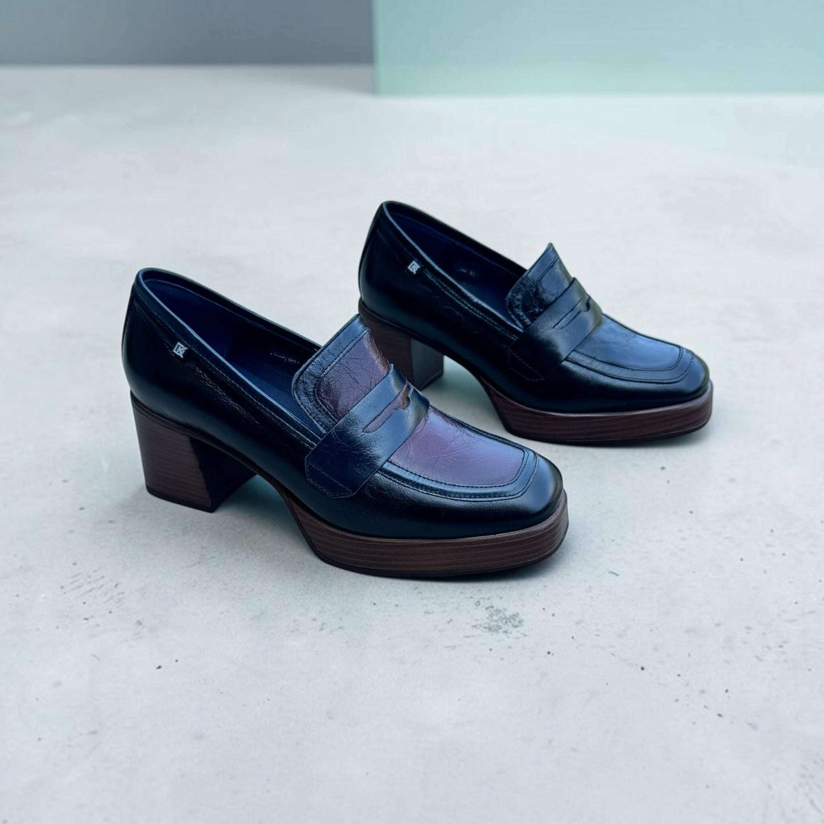 FLUCHOS Cristel D9334 Heeled Loafer