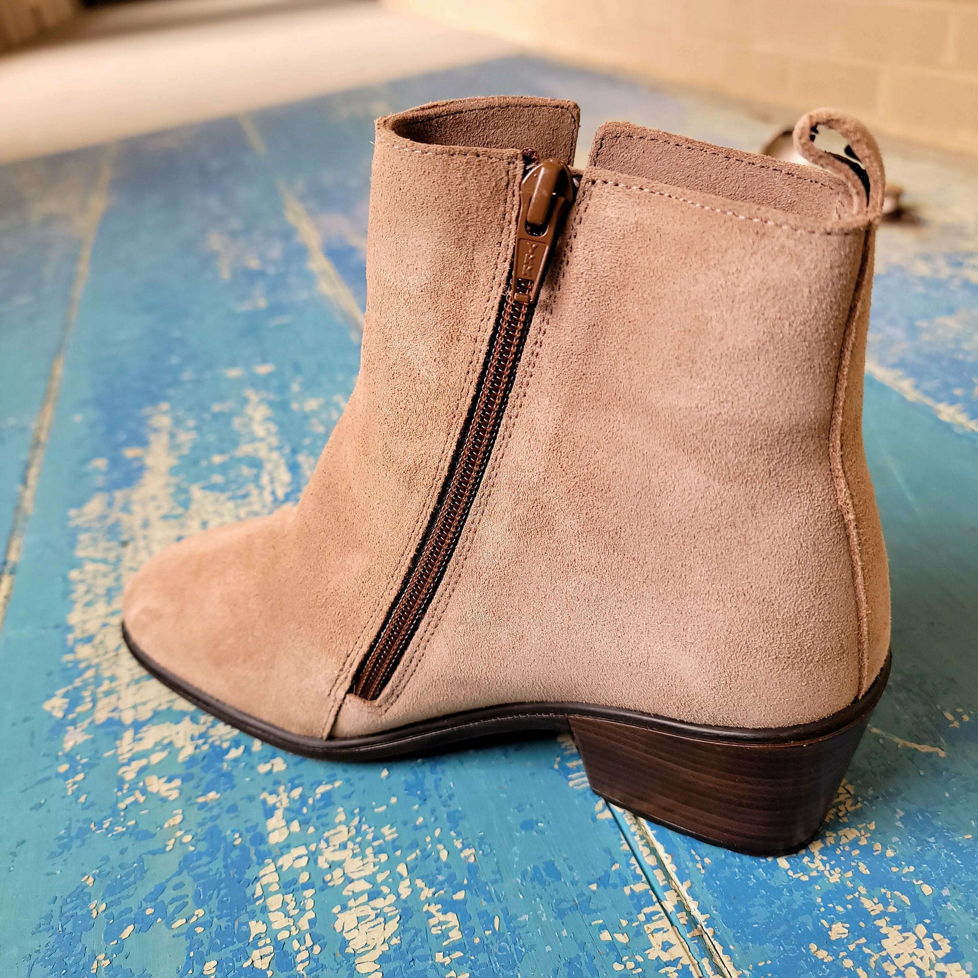 Naot - ETHIC - Almond Suede, Boots, Yaleet, Plum Bottom
