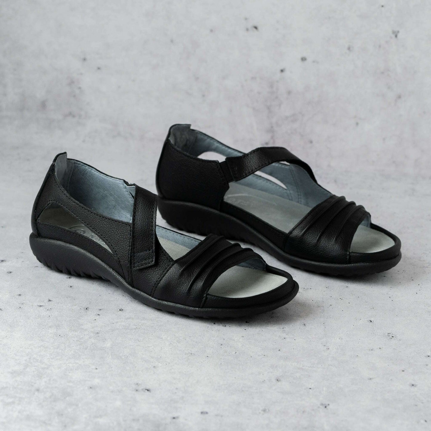 naot-11125-papaki-flat-sandalssandalsyaleetplum-bottom-35896704