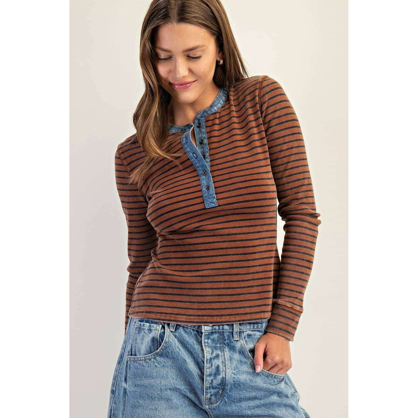 Peace Love Line - PL8295 - SNOW WASH TWO TONE BUTTON DOWN TOP: CINNAMON / L, Shirts, Peace Love Line, Plum Bottom