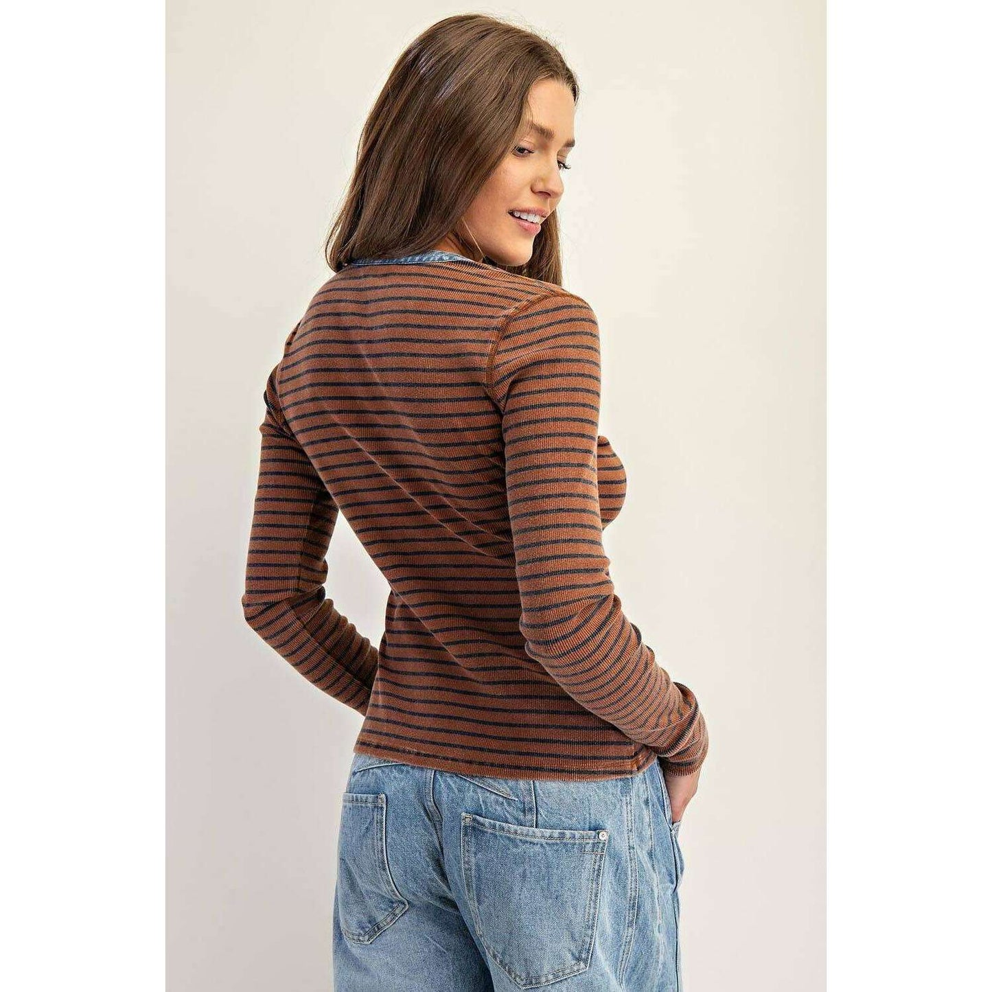 Peace Love Line - PL8295 - SNOW WASH TWO TONE BUTTON DOWN TOP: CINNAMON / L, Shirts, Peace Love Line, Plum Bottom