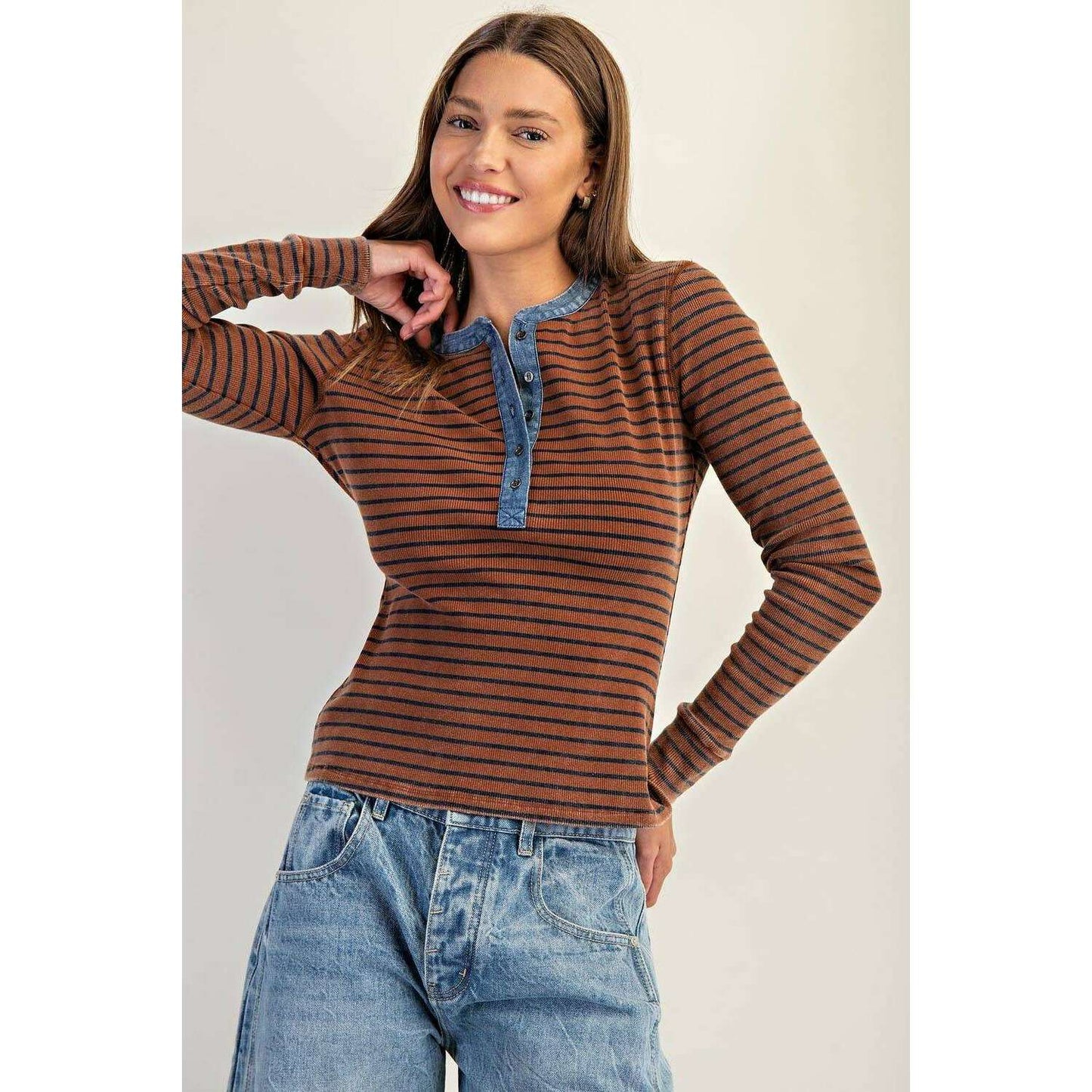 Peace Love Line - PL8295 - SNOW WASH TWO TONE BUTTON DOWN TOP: CINNAMON / L, Shirts, Peace Love Line, Plum Bottom