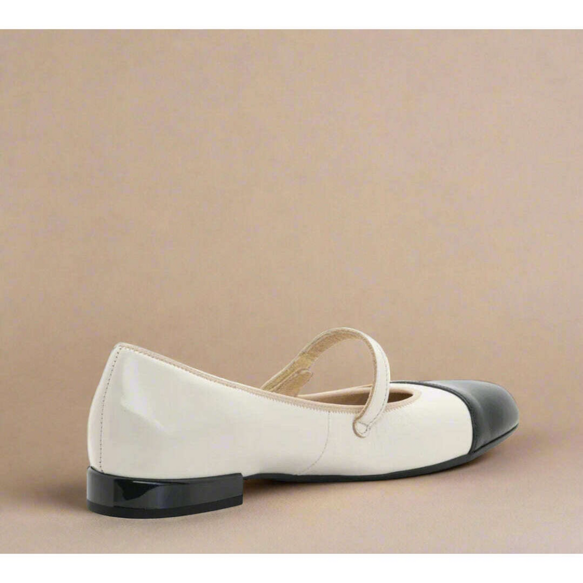 ARA- Sapphire in Cream/Navy, Flats, Ara, Plum Bottom