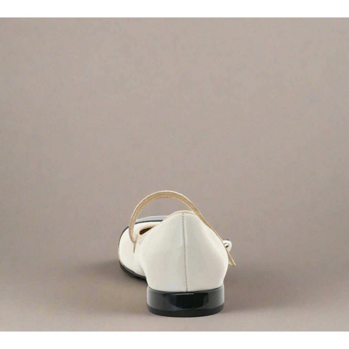 ARA- Sapphire in Cream/Navy, Flats, Ara, Plum Bottom