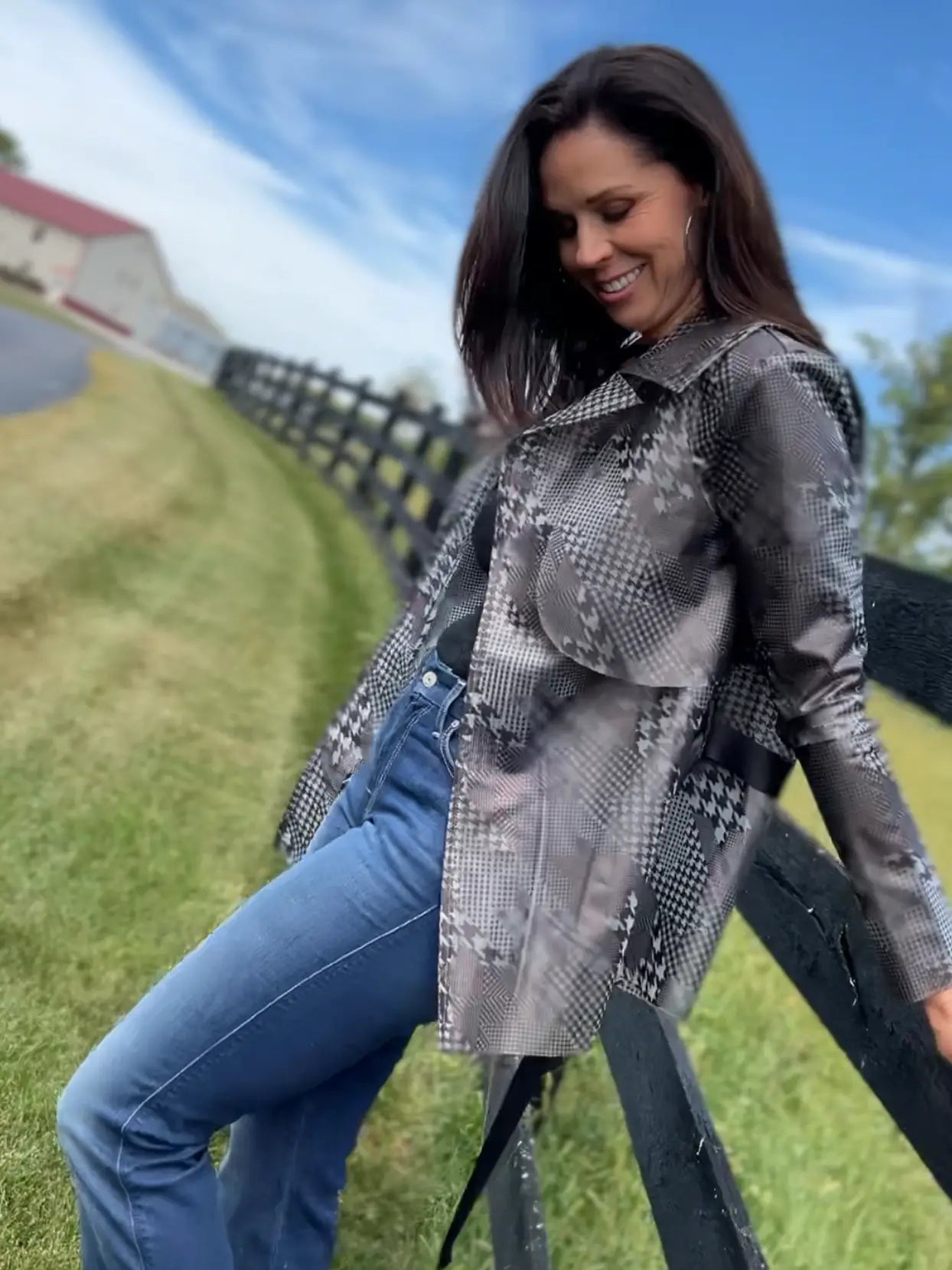 ELLYNDALE- Raincoat in Houndstooth