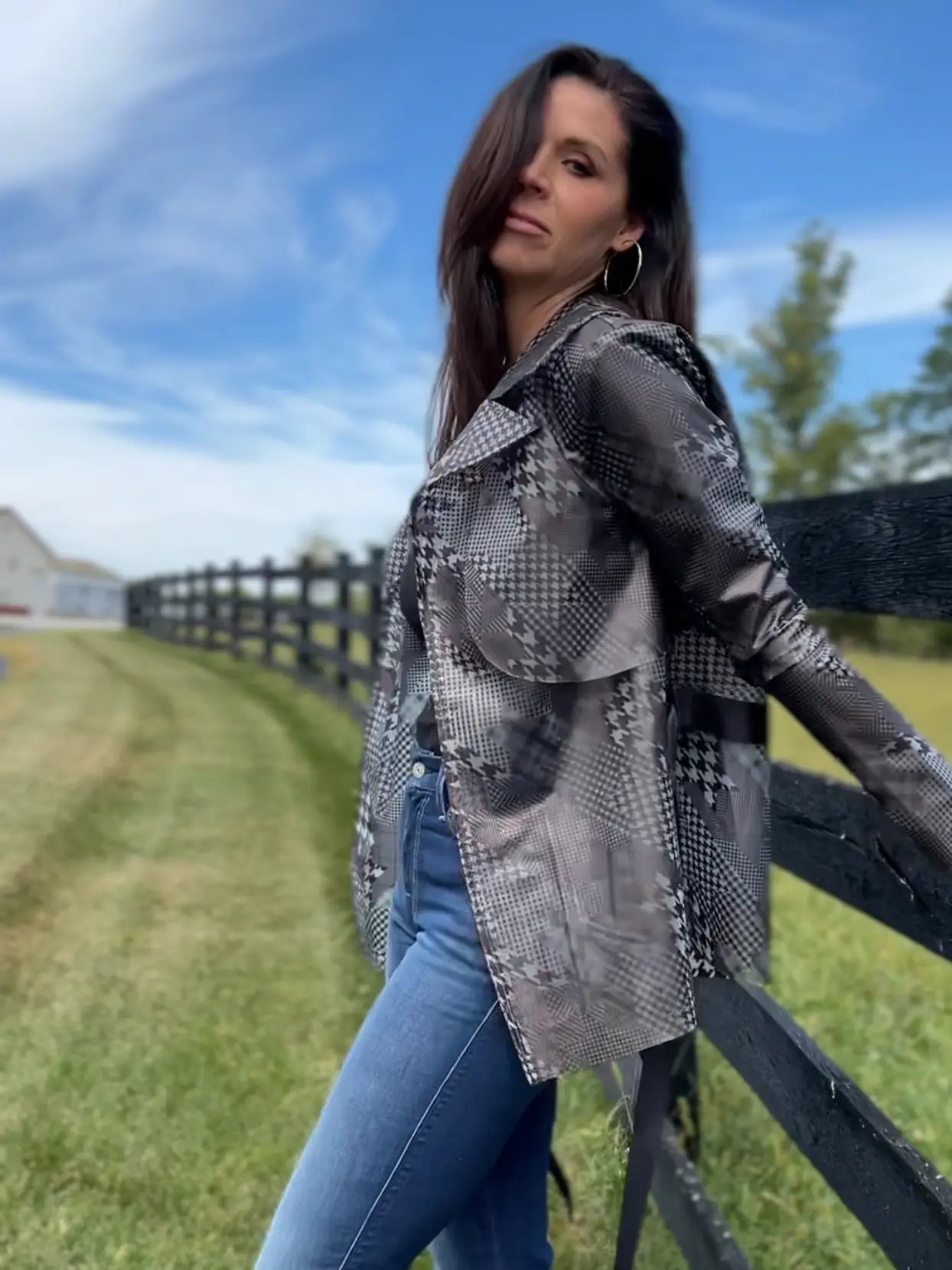 ELLYNDALE- Raincoat in Houndstooth