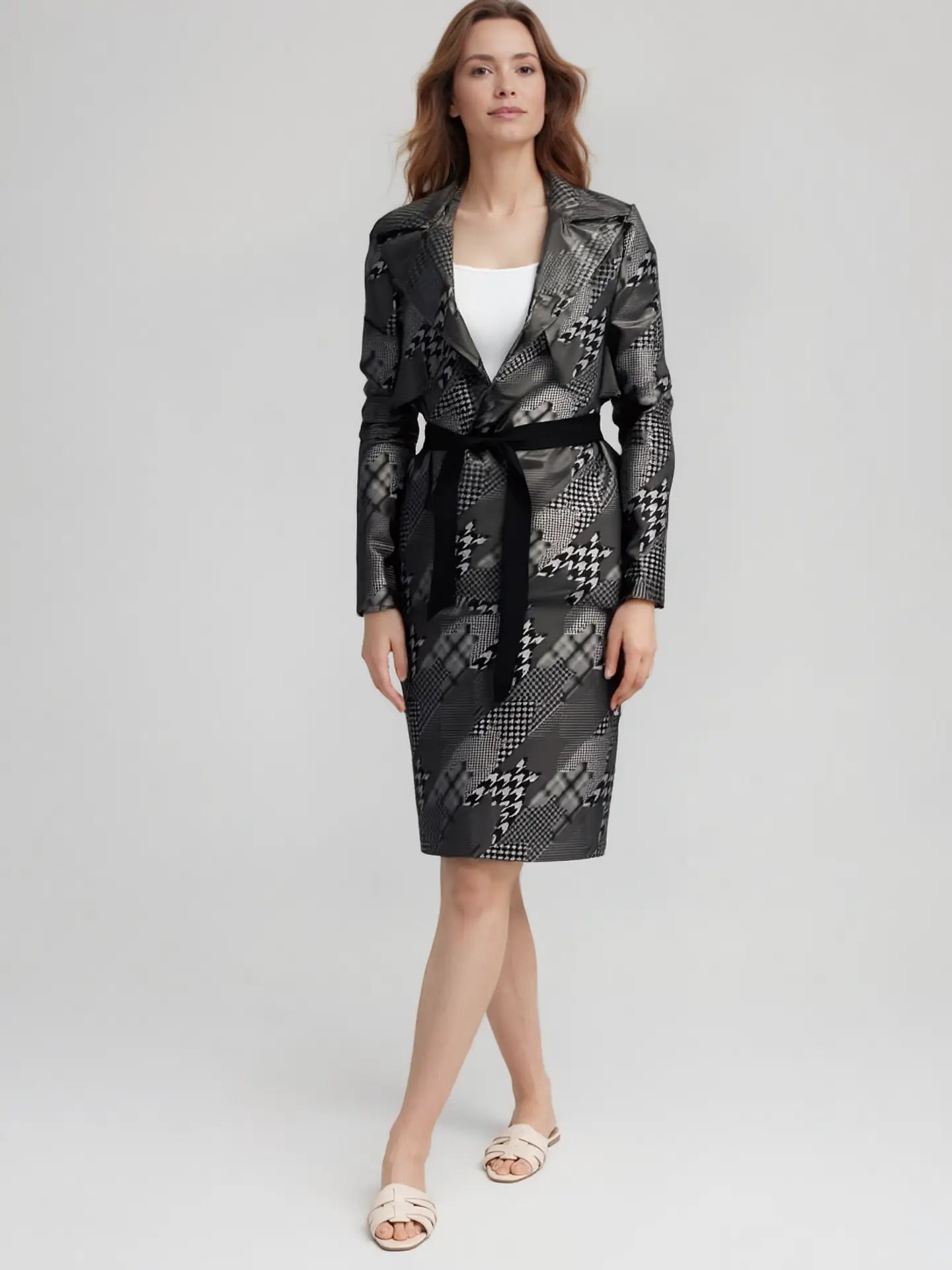 ELLYNDALE- Raincoat in Houndstooth