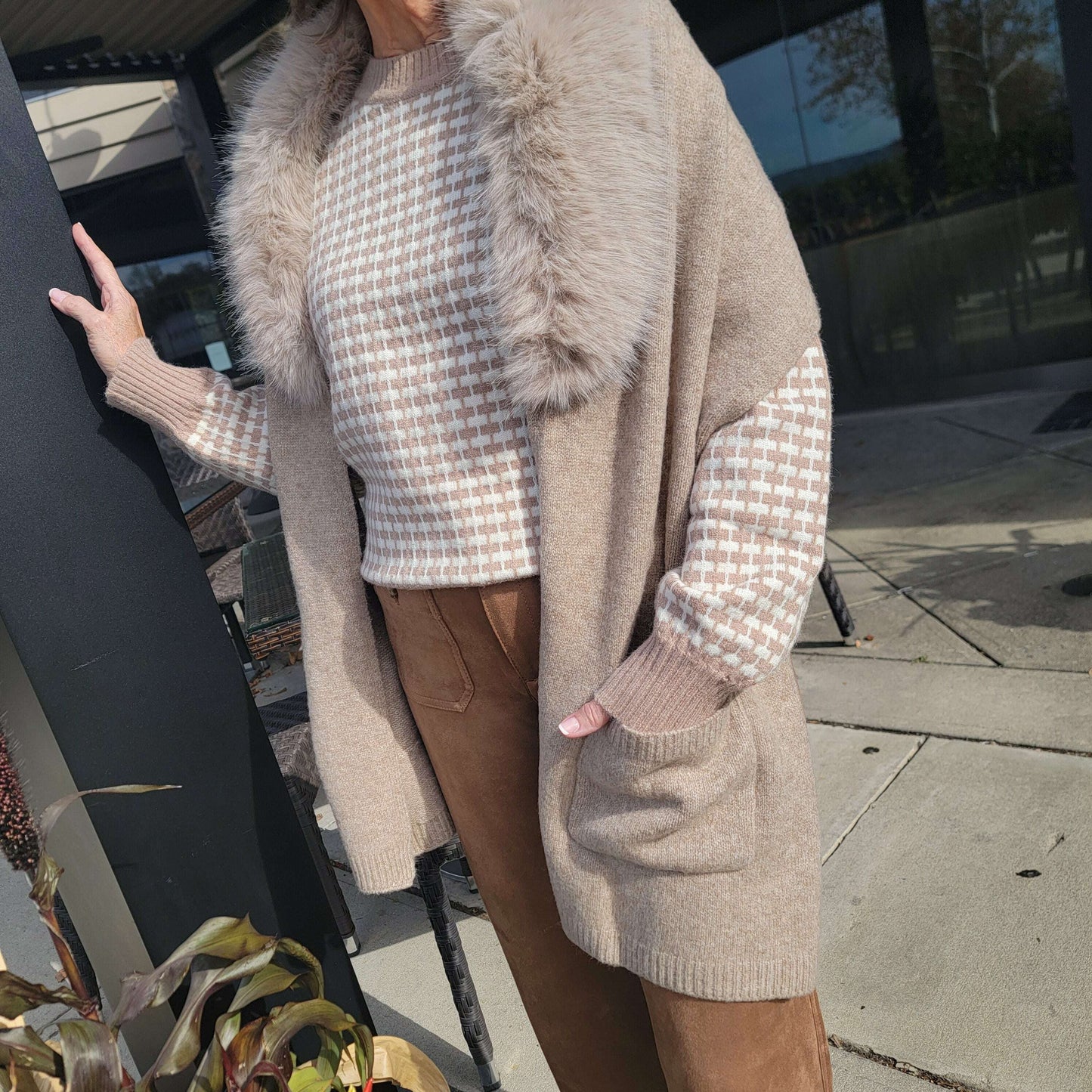 elie-beaumont---stole-elite---coffee-fur-collaraccessorieselie-beaumontplum-bottom-34518030