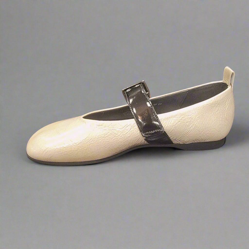 GABOR - 74.152.92 - Beige Crinkle Patent/Black Patent