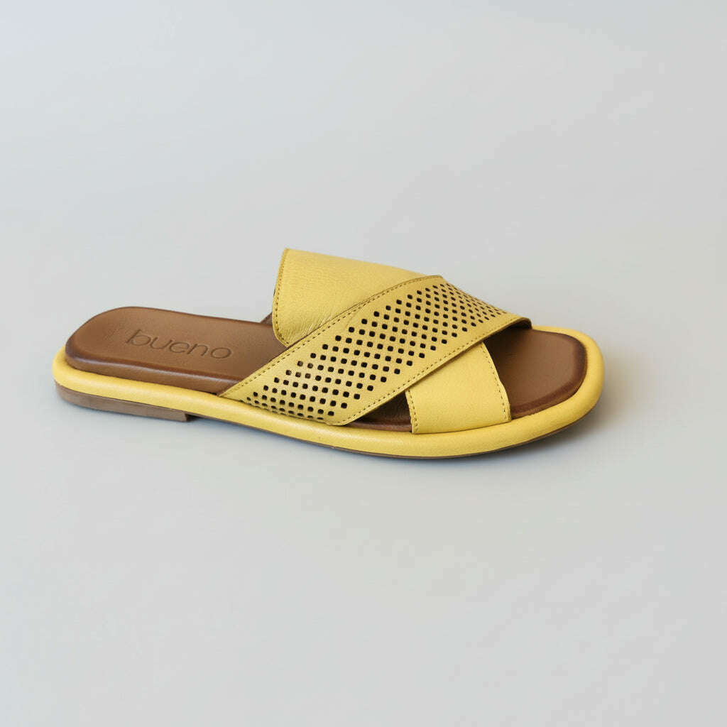 bueno-eddison-slide-sandalsandalsbuenoplum-bottom-35917945