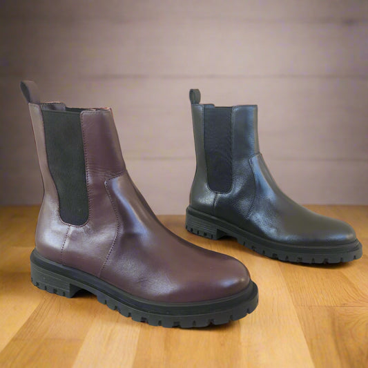 AREZZO Chelsea Boot in black or brown