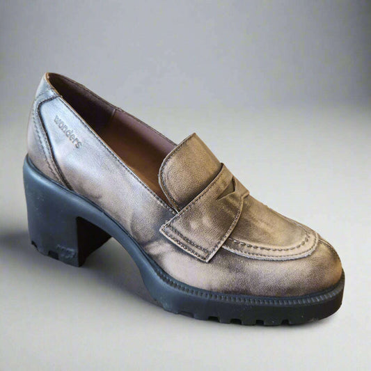 WONDERS G-7201 Platform Heel Loafer