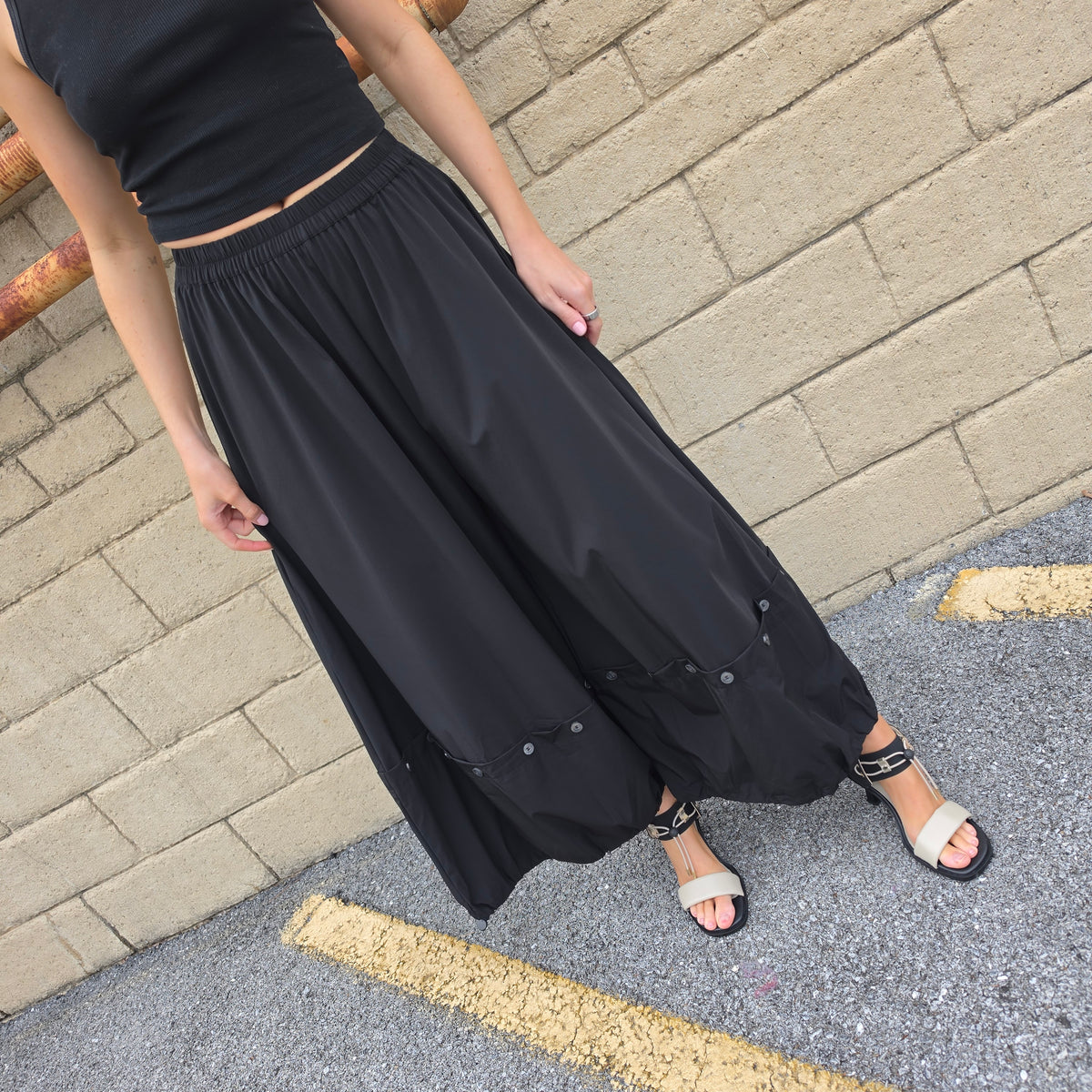 VANITÉ COUTURE Wide Leg Button Detail Trousers