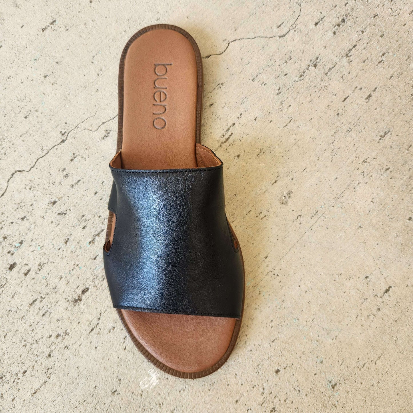 bueno-hendrix-slide-sandalsandalsbuenoplum-bottom-35917947
