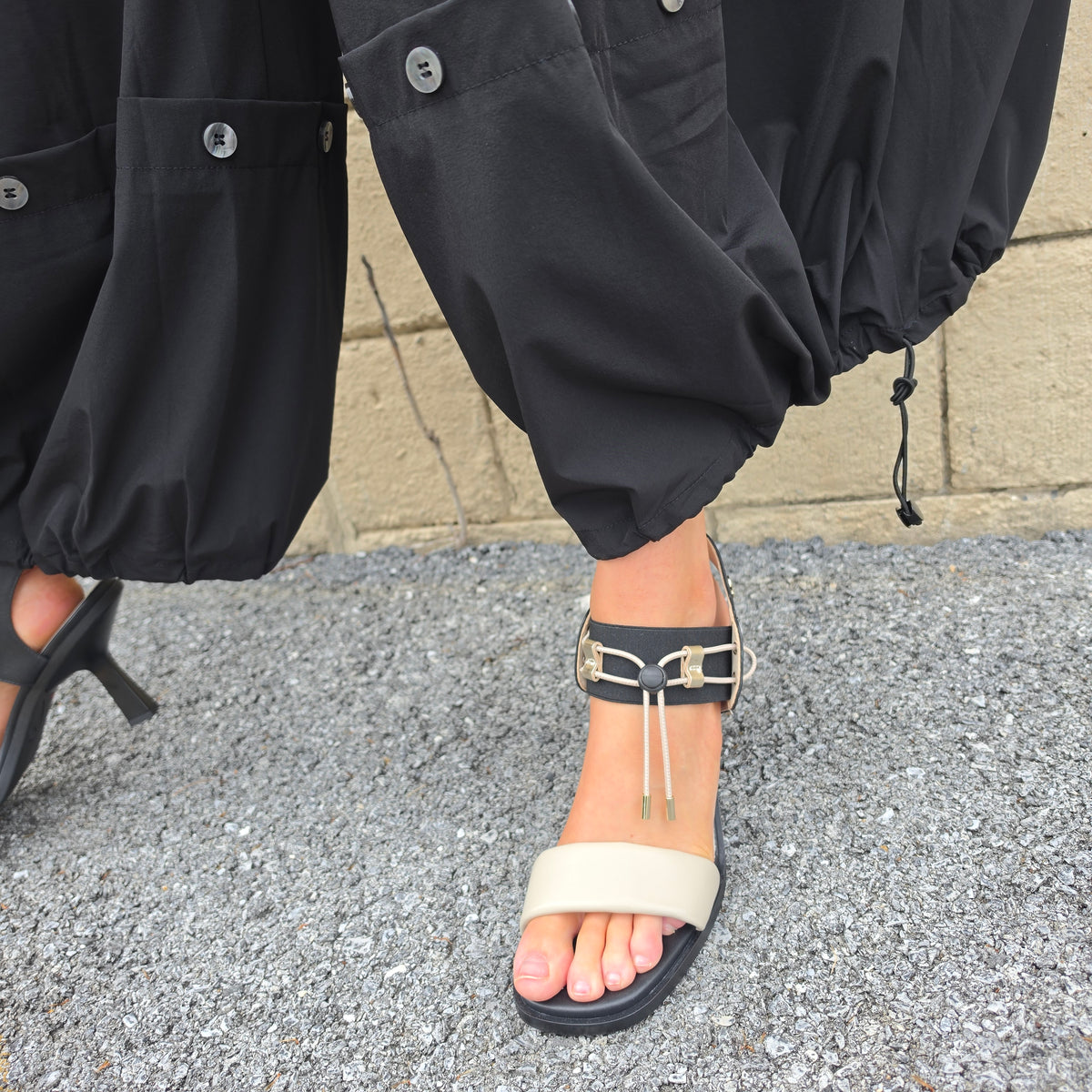 VANITÉ COUTURE Wide Leg Button Detail Trousers