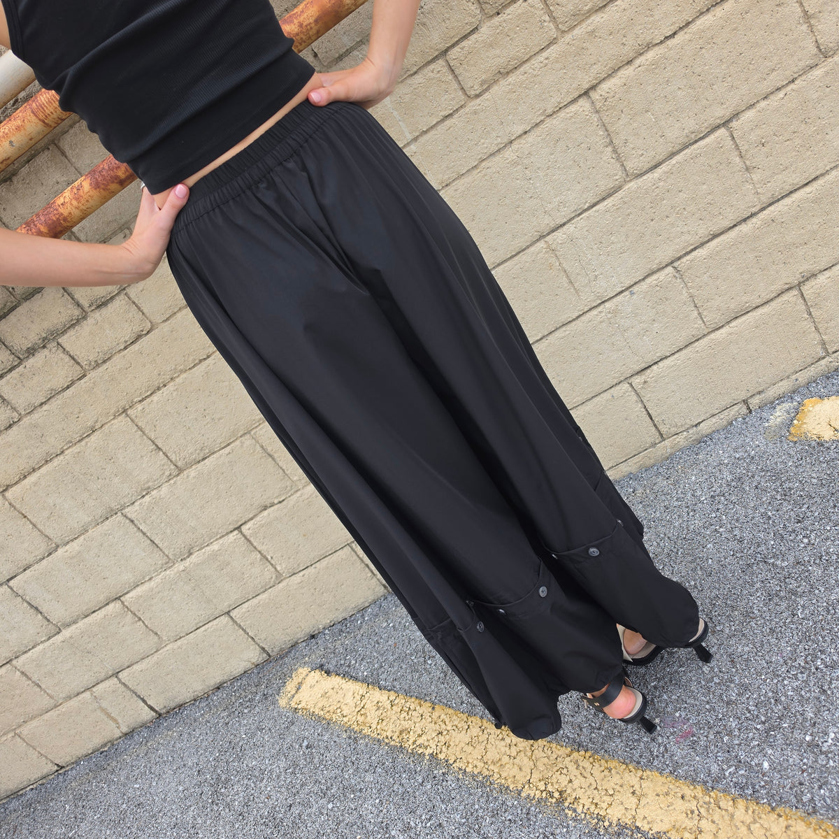 VANITÉ COUTURE Wide Leg Button Detail Trousers