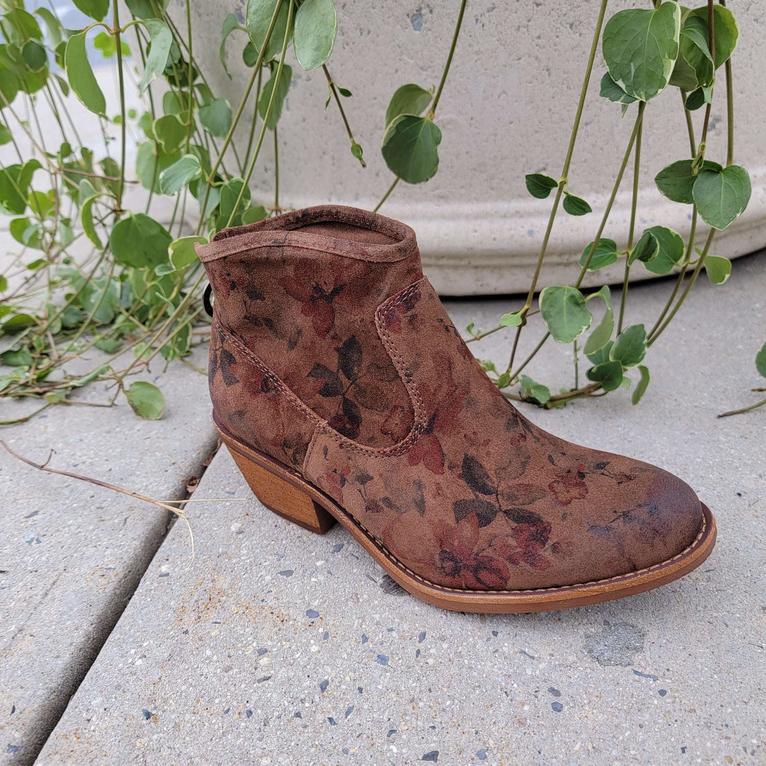Sofft - Aisley - Floral Brown Floral / 6.5