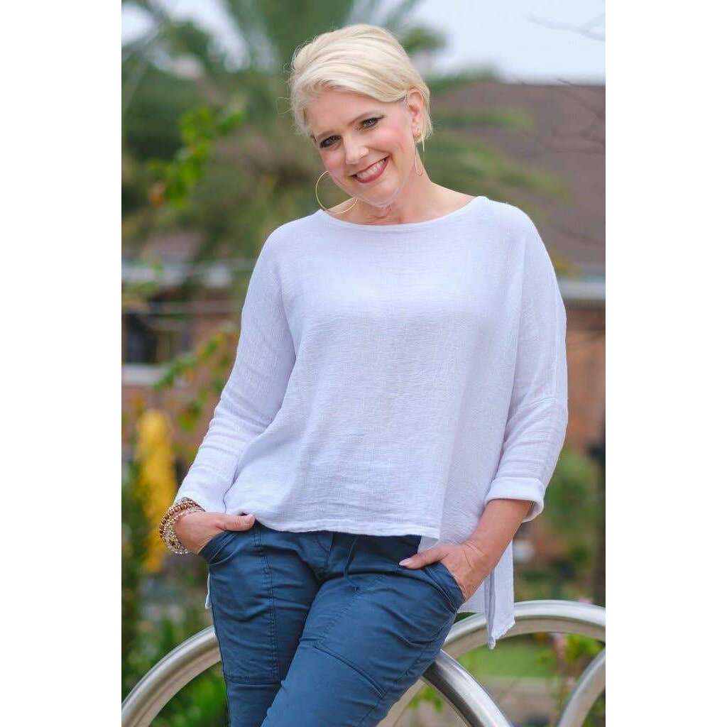 [TINA Stephens Italy/Tees By Tina - Noa Long Sleeve Raglan Top (BLS116): 100 White], [], [TINA Stephens Italy/Tees By Tina], [Plum Bottom].