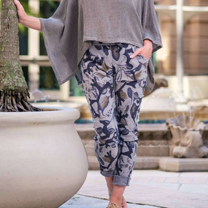 TINA Stephens Italy/Tees By Tina Mya Abstract Leaf Pant Gray, Pants, TINA Stephens Italy/Tees By Tina, Plum Bottom