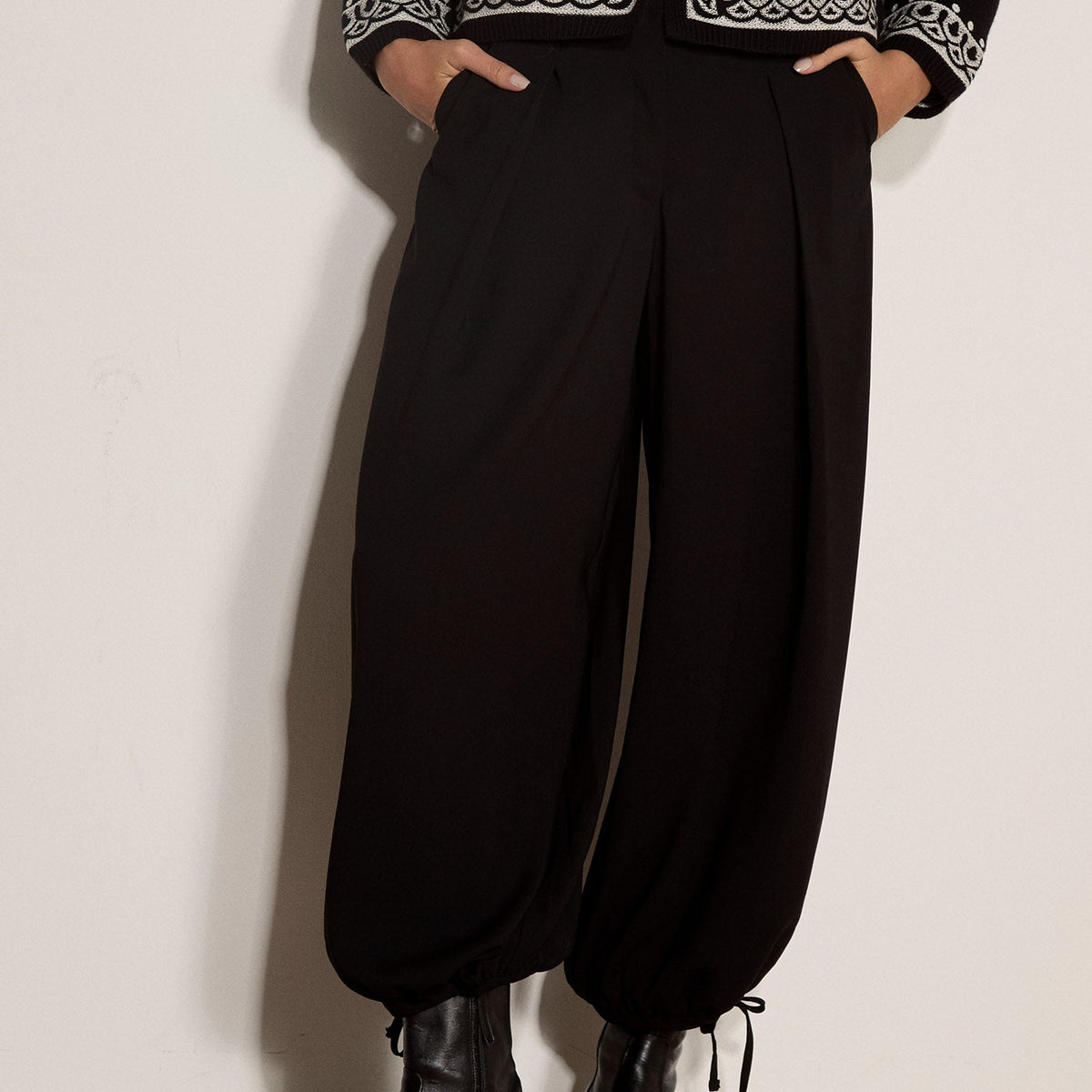 [APRICOT Pleated Tie Cuff Balloon Trouser Black], [CLOTHING], [APRICOT], [Plum Bottom].