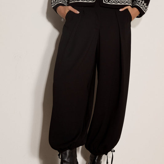 [APRICOT Pleated Tie Cuff Balloon Trouser Black], [CLOTHING], [APRICOT], [Plum Bottom].