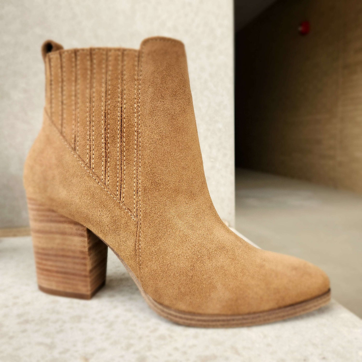 nina waterproof suede boot blondo