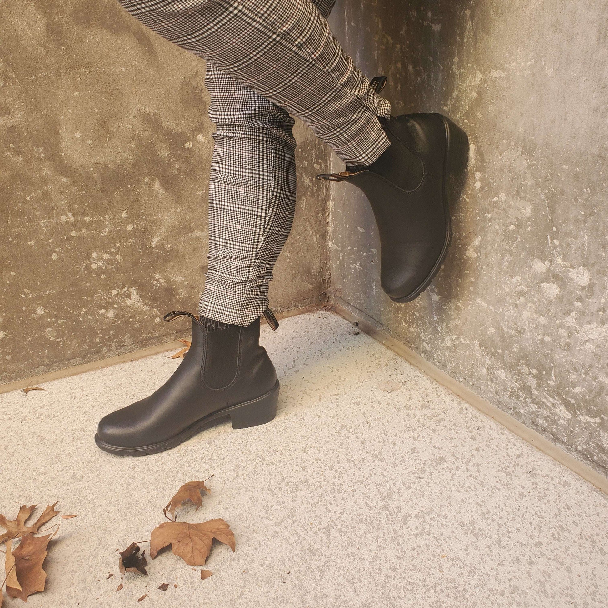 blundstone heel boot