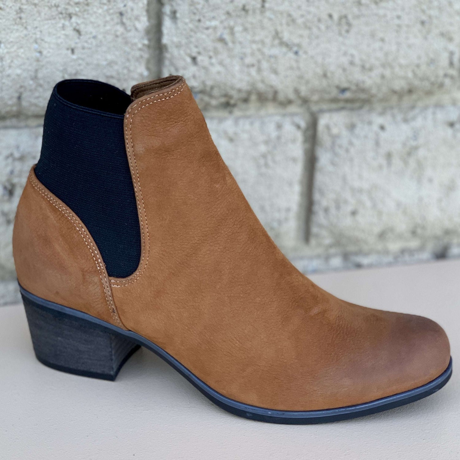 [Bueno - Keri], [Boots], [Bueno], [Plum Bottom].