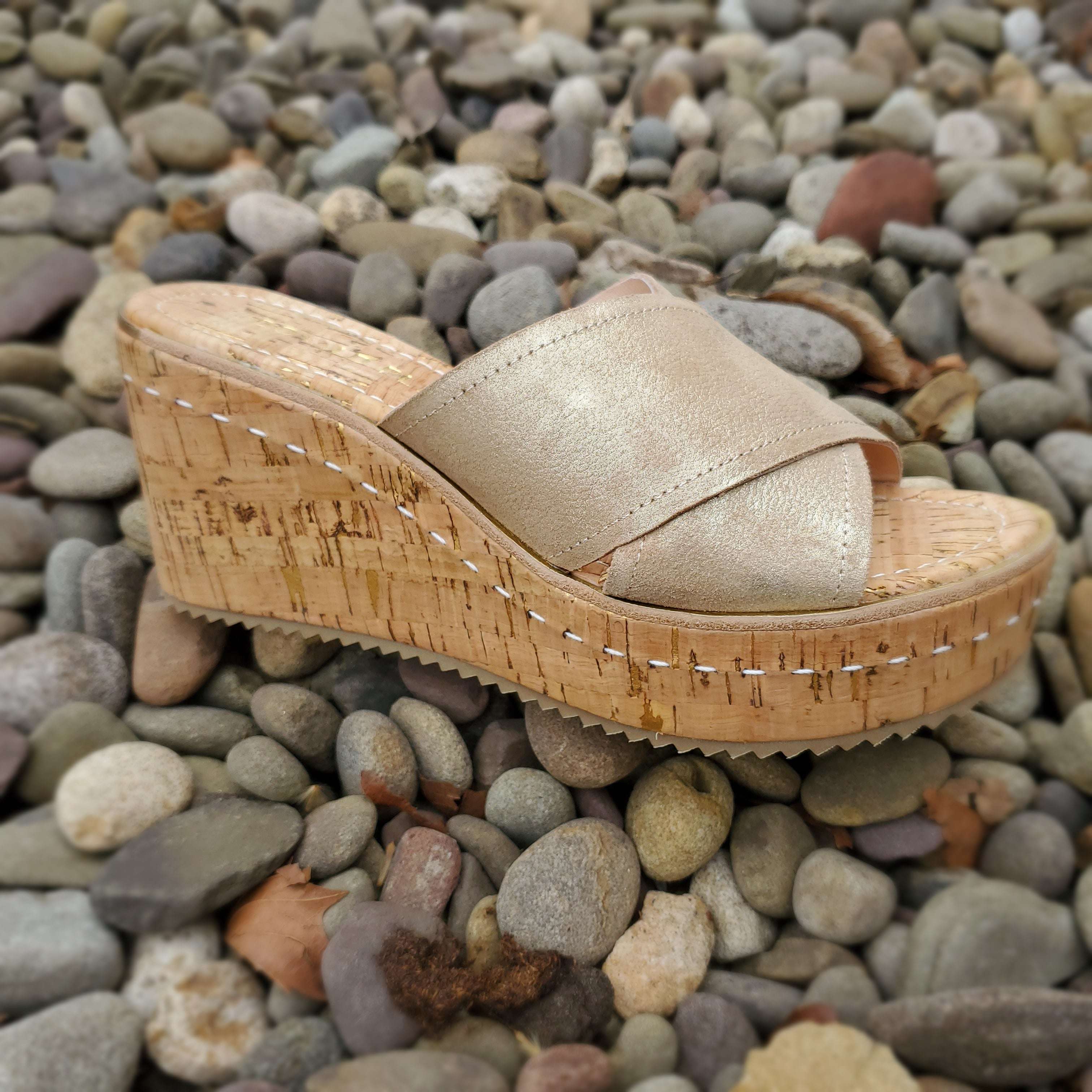 Donald best sale pliner wedges