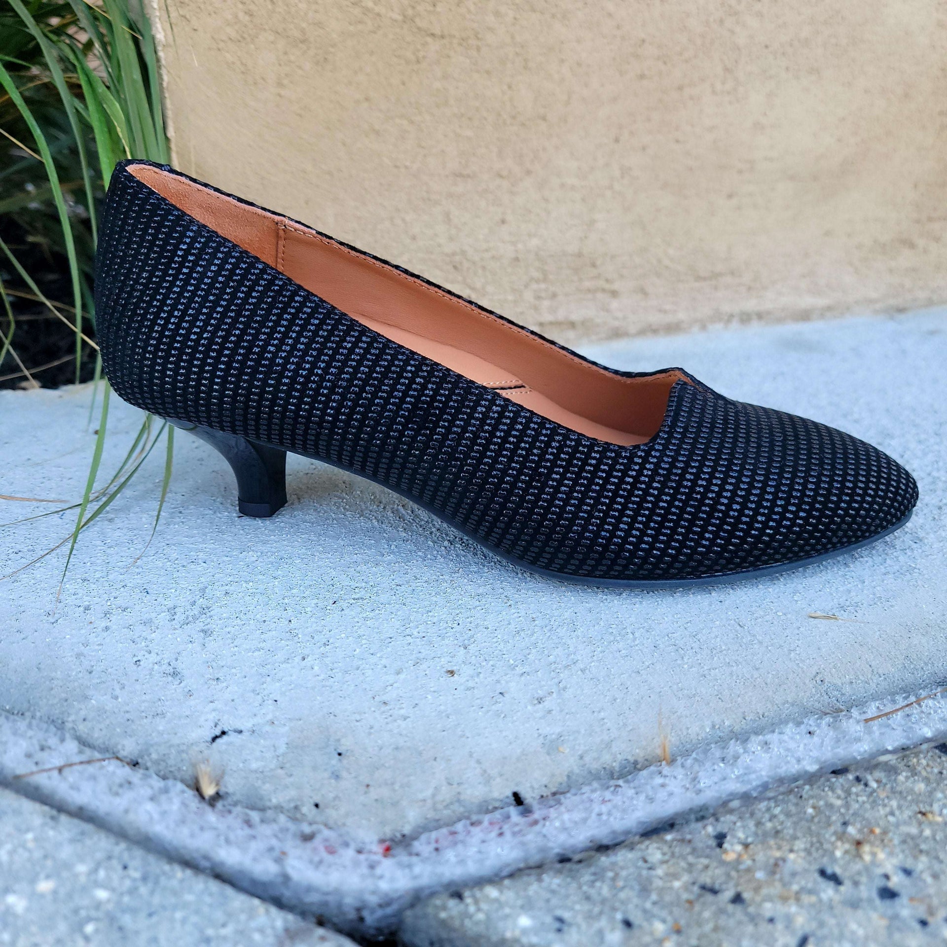 L'Amour Des Pieds Kavan Low Heel Comfort Fashion Pump – Plum Bottom