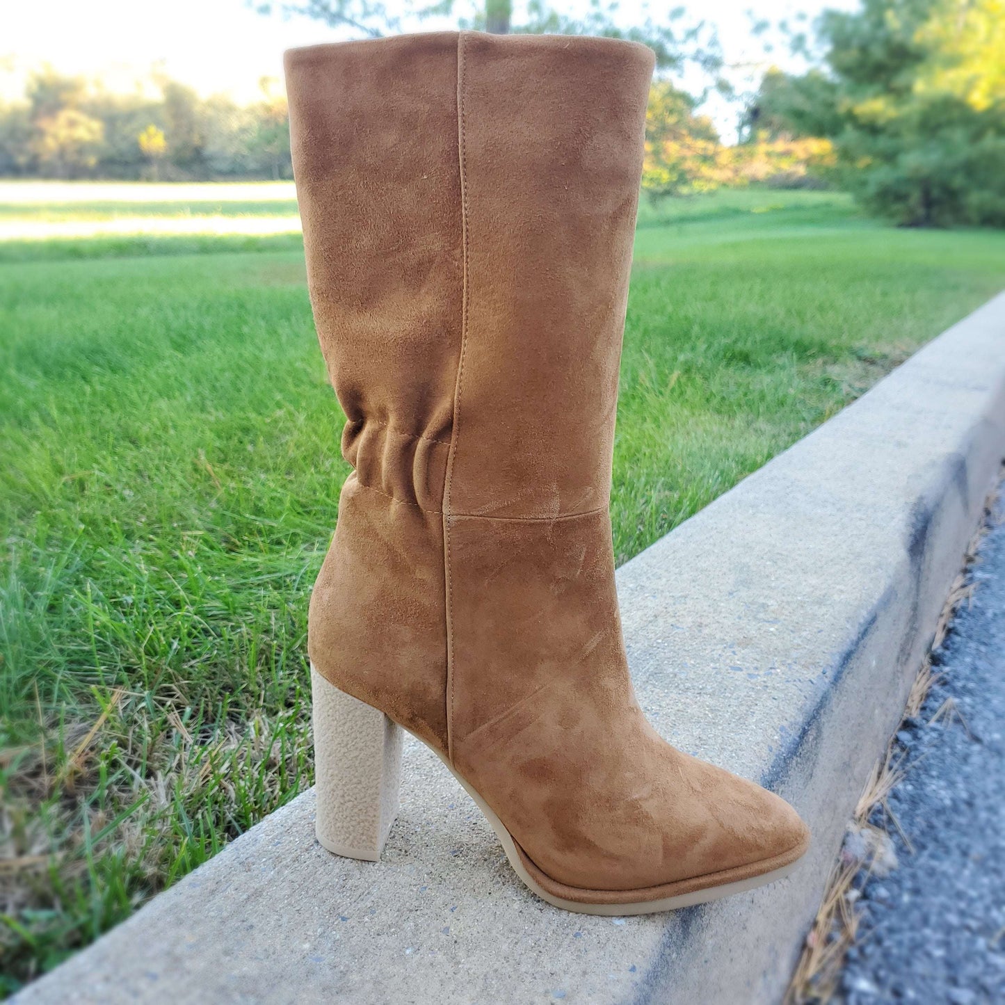 [Lola Cruz - Camelia], [Boots], [Lola Cruz], [Plum Bottom].
